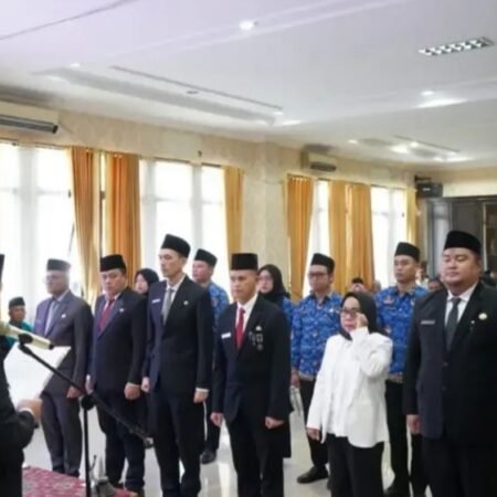Jaga Integritas dan Marwah ASN, Wako Ludi Lantik 17 Pejabat di Pemkot Pagaralam