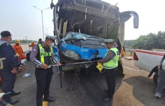Kecelakaan Beruntun di Tol Palindra, 14 Orang Penumpang Bus DAMRI Luka-Luka, Polisi Selidiki Penyebab