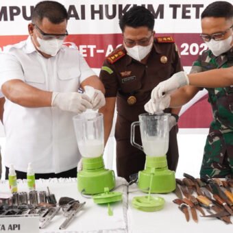 Kejari OKI Musnahkan 188 Gram Sabu, 941 Gram Ganja hingga 6 Senjata Api