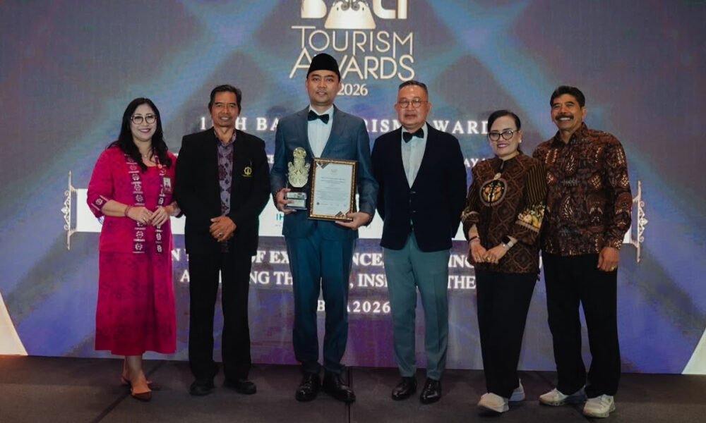 Menag Nasaruddin Umar Raih Penghargaan, Dinilai Berkontribusi Kembangkan Wisata Religi