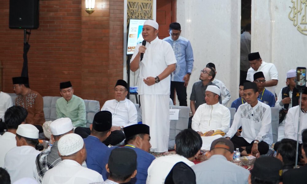 Harlah ke-4 Masjid Hj Sopiah, Herman Deru dan Cik Ujang Hadiri Pengajian Bersama UAS