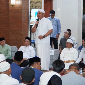Harlah ke-4 Masjid Hj Sopiah, Herman Deru dan Cik Ujang Hadiri Pengajian Bersama UAS