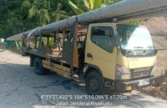 Jaga Keandalan Listrik, PLN ULP Muaradua Perbaiki Konstruksi Jaringan di OKU Selatan