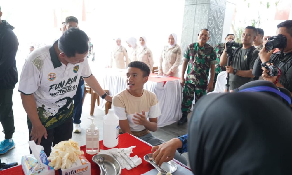 Warga Palembang Antusias Ikuti Baksos Kesehatan Gratis Kodam II/Sriwijaya Jelang HUT TNI ke-81