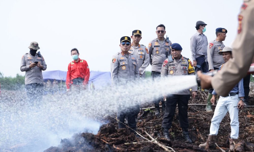 Kapolda Sumsel Turun ke Lokasi Karhutla OKI, Pastikan Pemadaman dan Keselamatan Petugas Jadi Prioritas