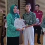 Ringankan Beban Orang Tua Siswa, Pemkot Prabumulih Bagikan Seragam Sekolah Gratis