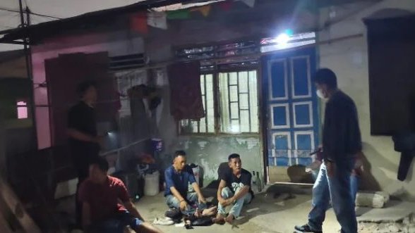 Polsek Plaju Gerebek 2 Lokasi Penyalahgunaan Sabu, 8 Orang dan Alat Isap Diamankan