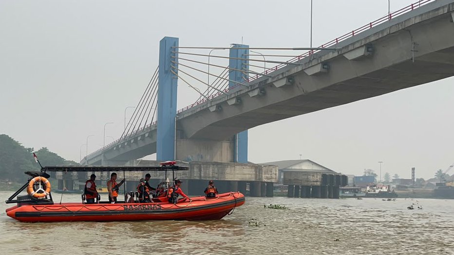 Pria 64 Tahun Lompat dari Jembatan Musi IV Palembang, Basarnas Sisir Sungai Musi