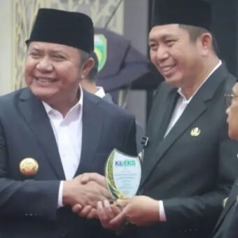 Wali Kota Pagar Alam Dikukuhkan Jadi Ketua KDEKS, Ekonomi Syariah Daerah Diperkuat