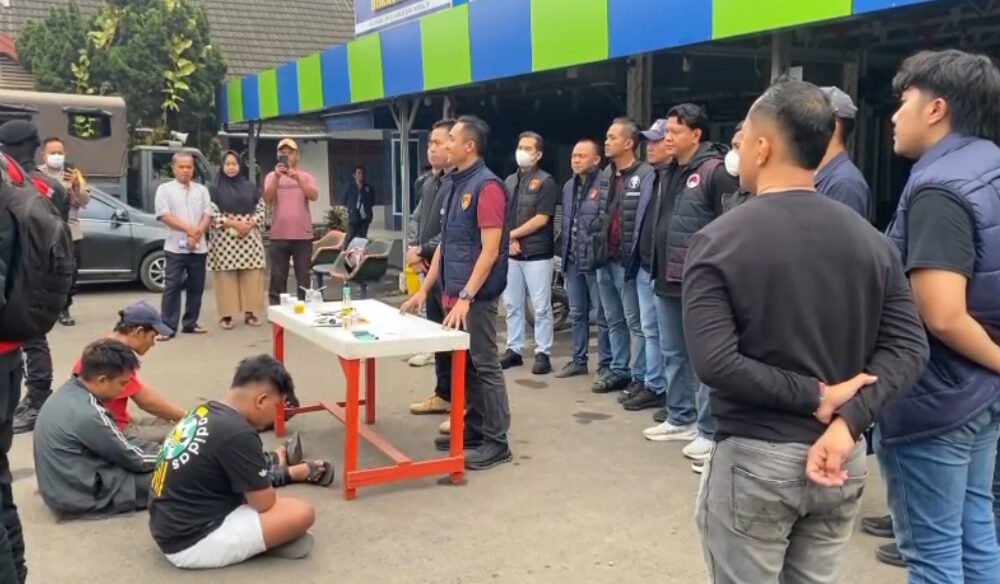 Gerebek 3 Lorong Tempat Konsumsi Sabu di Gandus Palembang, 3 Orang Diamankan dan 1 Rumah Disegel